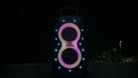Đánh giá JBL PartyBox 520: “quyền năng” mới trong làng loa tiệc tùng di động và canh bạc "tất cả trong một"