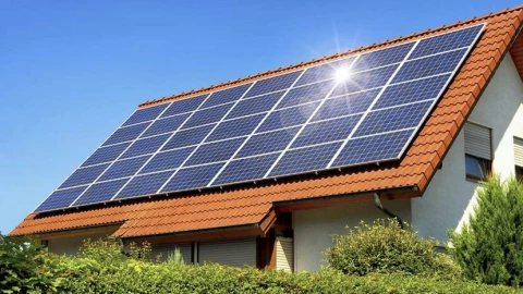 Nhà bạn dùng trên 300 kWh điện mỗi tháng? Sở Công Thương TP.HCM "mách nước" lắp điện mặt trời để giảm tiền điện