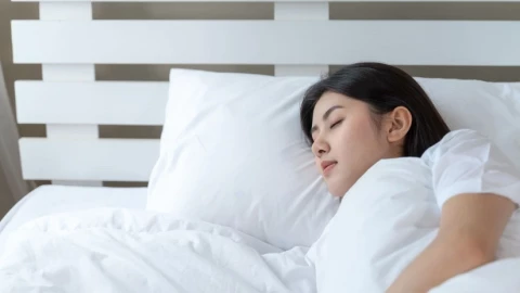 Tác dụng không ngờ của việc "ngủ nướng"