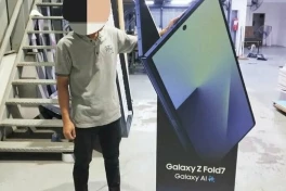 Galaxy Z Fold7 lộ thiết kế siêu mỏng cánh qua ảnh "chụp trộm" trong ... xưởng in