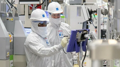 "Bão" sa thải tiếp túc quét qua Intel: 10.000 nhân viên nhà máy sắp mất việc!