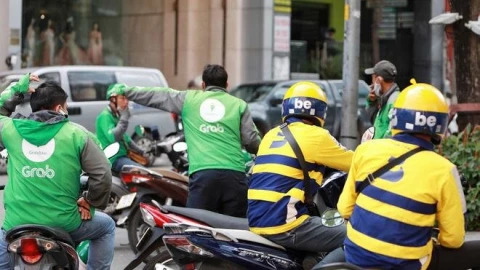 Người Việt chi hơn 300.000 đồng mỗi tháng để gọi xe máy qua app, hơn 1,1 triệu đồng cho mua sắm online