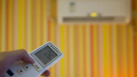 Bác sĩ cảnh báo sai lầm khi cho trẻ sơ sinh nằm điều hòa mùa hè - Nhiệt độ bao nhiêu mới an toàn?