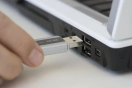 Tháo USB đột ngột có gây mất dữ liệu? Sự thật khiến nhiều người bất ngờ"