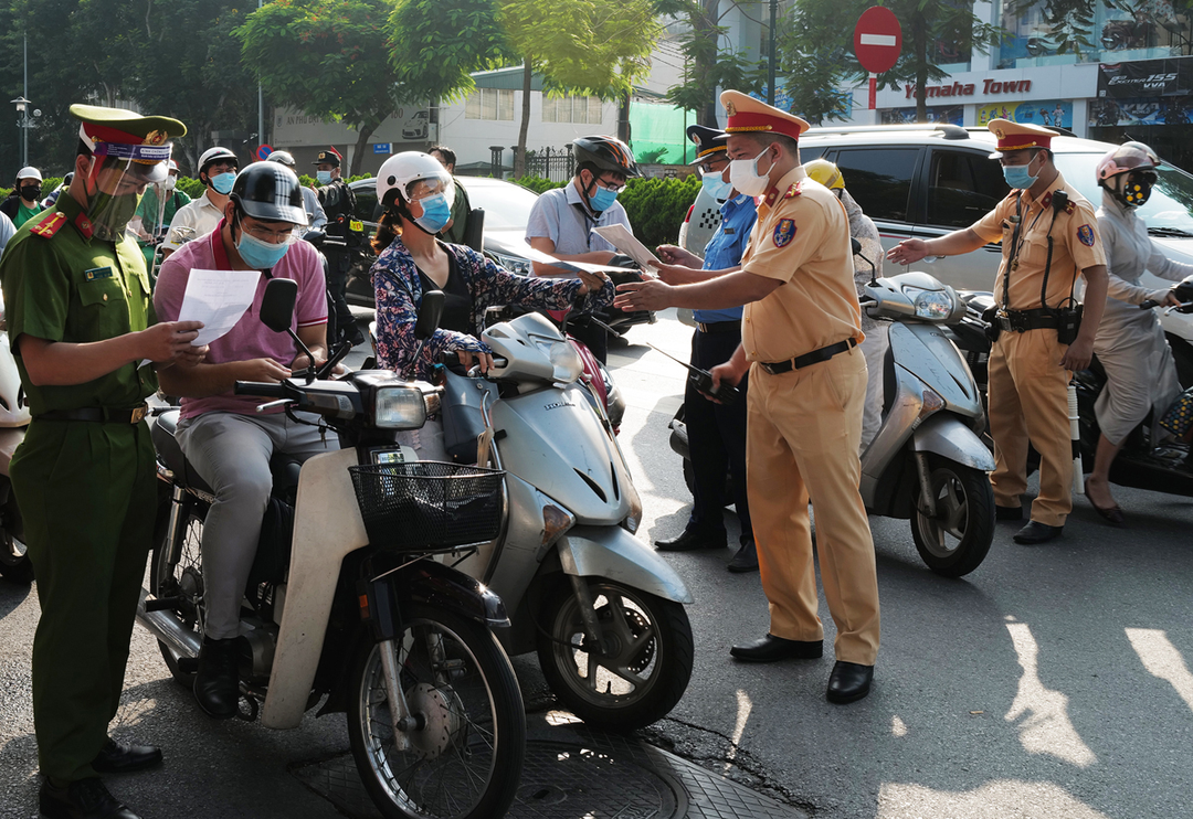 'Hà Nội không kiểm soát giấy đi đường ở 19 quận, huyện'