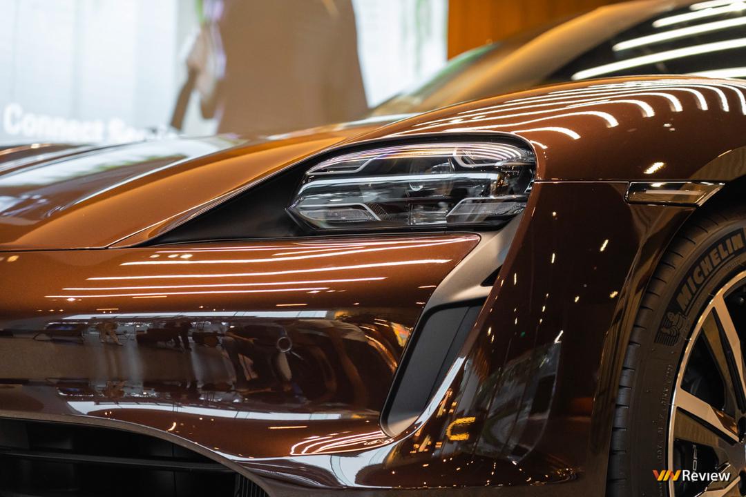Khám phá chi tiết xe ô tô điện Taycan phiên bản tiêu chuẩn: Gói trang bị kèm theo hơn 1,1 tỷ đồng