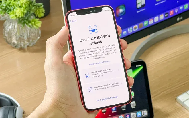 iOS 15.4 hỗ trợ mở khoá khuôn mặt Face ID khi đeo khẩu trang