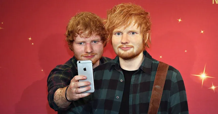 Ca sỹ Ed Sheeran không dùng smartphone suốt 7 năm