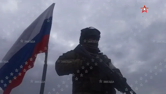 thumbnail -  Đoàn tàu bọc thép Nga từ Crimea bất ngờ xuất hiện ở Ukraine