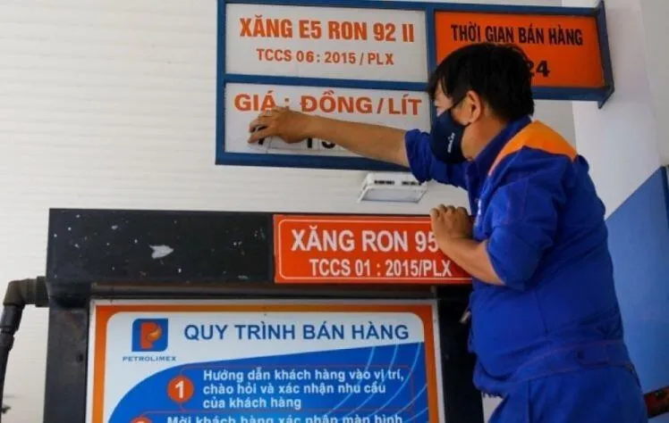 Giá xăng dầu hôm nay 23.5.2022: Sẽ tăng gần 1.000 đồng/lít?