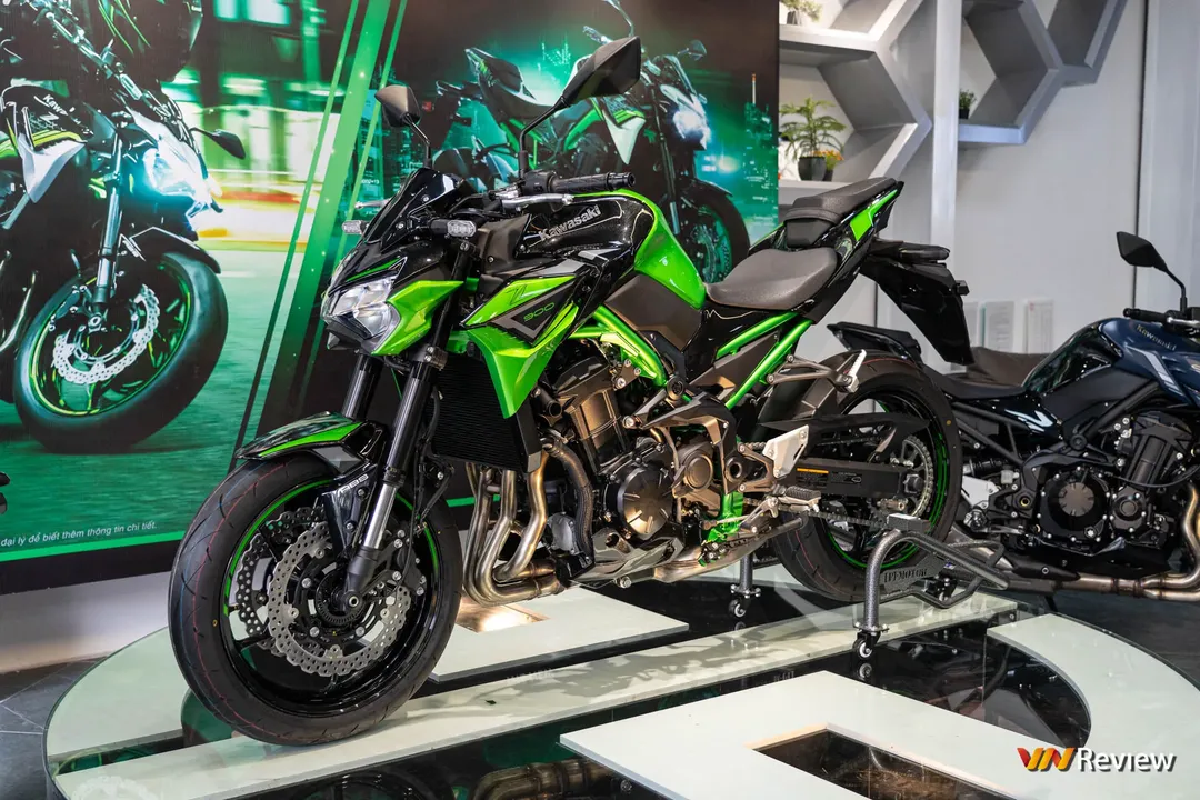 Soi chi tiết Kawasaki Z900 ABS 2022 đầu tiên tại Hà Nội