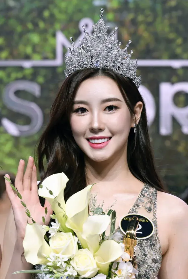 Chiêm ngưỡng nhan sắc Hoa hậu Hàn Quốc 2022 vừa đăng quang