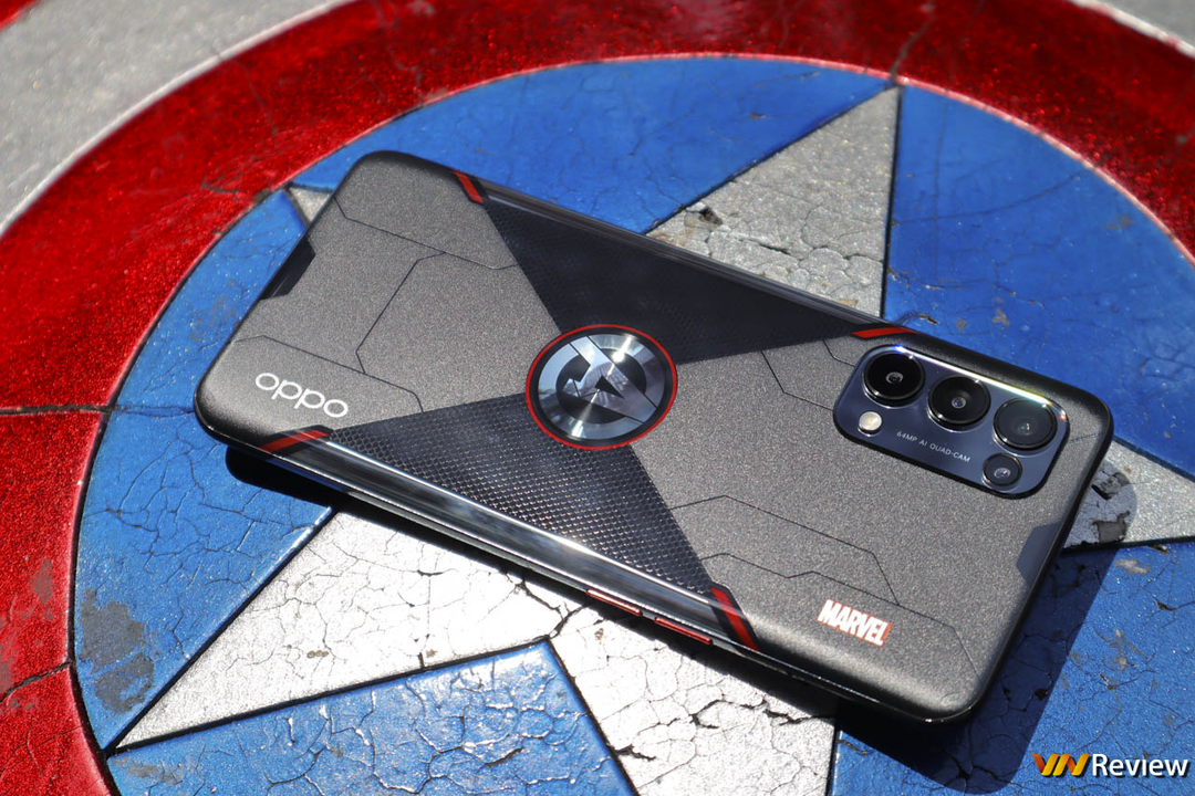 Trên tay Oppo Reno 5 Marvel Edition: Món quà thú vị cho các fan Avengers