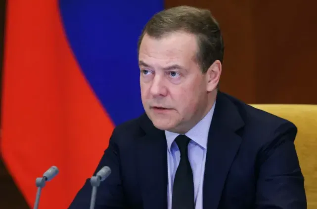 Medvedev đáp trả Thủ tướng Ba Lan: Nếu nổ ra chiến tranh giữa Nga và NATO, Ba Lan sẽ biến mất