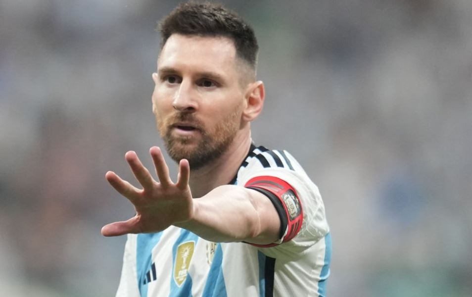 Barca xác nhận vẫn đang... nợ tiền Messi