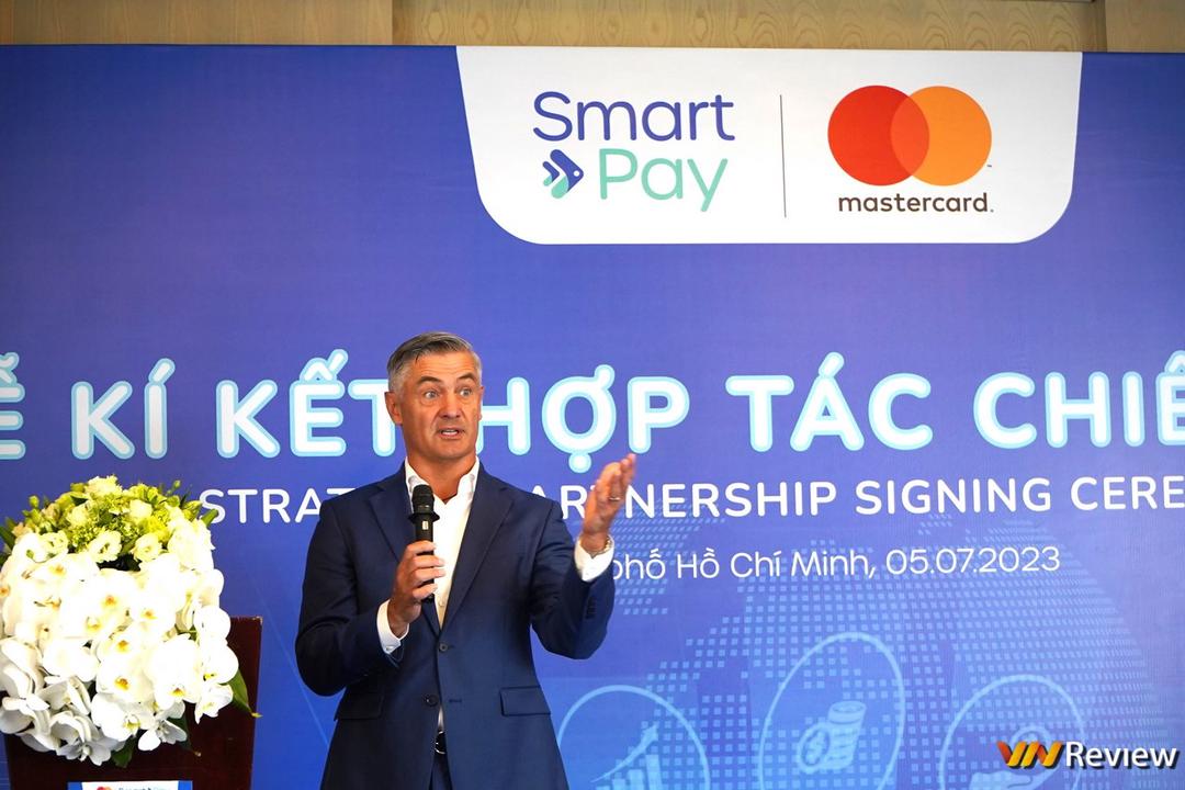 Mastercard hợp tác SmartPay triển khai mã QR Mastercard tới hơn 600.000 địa điểm tại Việt Nam, thúc đẩy thanh toán không tiền mặt