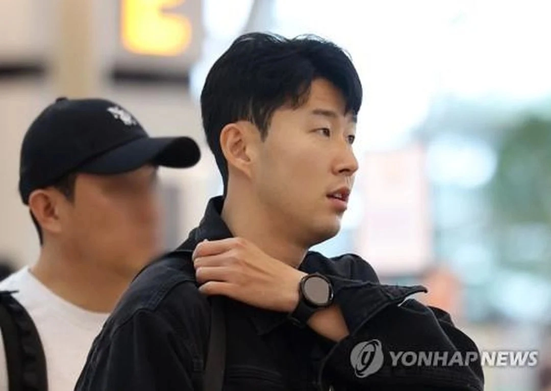 Ngôi sao Son Heung-min đeo trên tay chiếc Galaxy Watch còn chưa ra mắt