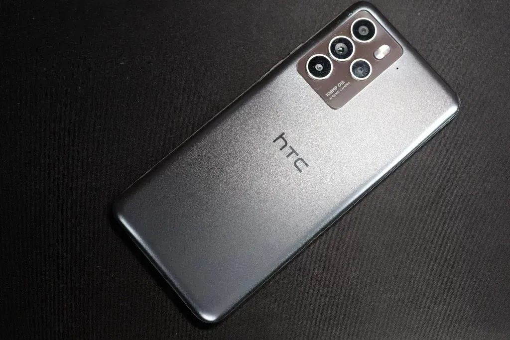 HTC cam kết không từ bỏ smartphone, mỗi năm sẽ ra 1-2 máy tầm trung