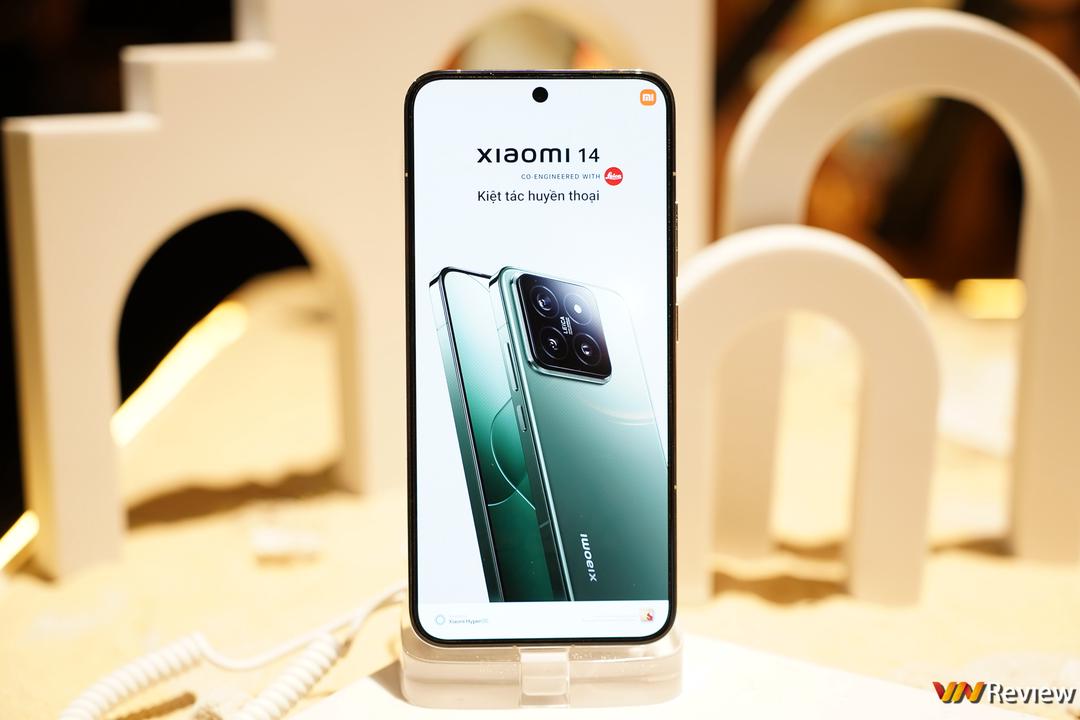 Flagship Xiaomi 14 ra mắt tại Việt Nam: điểm nhấn 3 camera Leica 50MP, đủ từ tele đến siêu rộng, Snapdragon 8 Gen 3, HyperOS, giá từ 22,99 triệu đồng