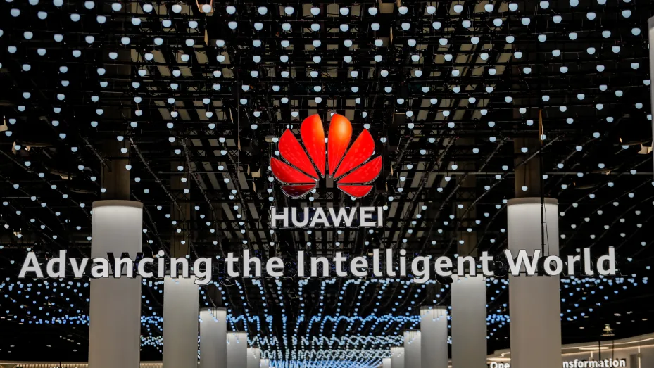 Huawei “cười” vào lệnh cấm Mỹ khi lãi ròng tăng gấp đôi trong năm 2023, smartphone vẫn bán ầm ầm