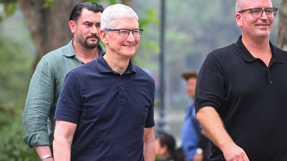 Apple tốn bao nhiêu tiền cho chuyên cơ riêng và an ninh của CEO Tim Cook?
