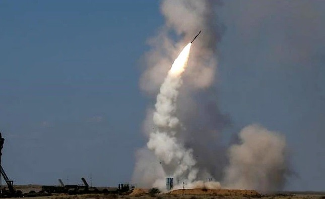 Ukraine tủi thân khi phương Tây ra tay giúp Israel bắn hạ tên lửa của Iran
