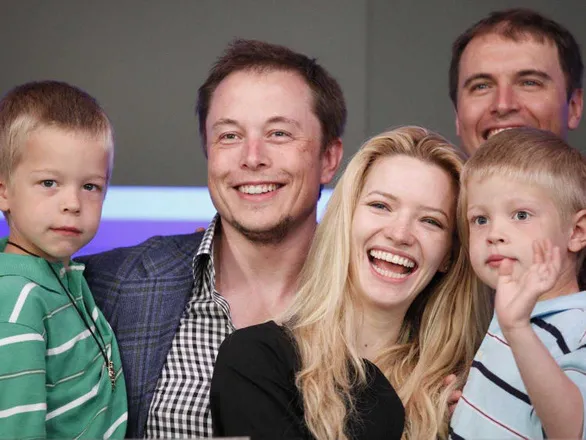 Con trai Elon Musk đổi tên, muốn được công nhận là phụ nữ và cắt đứt quan hệ cha con