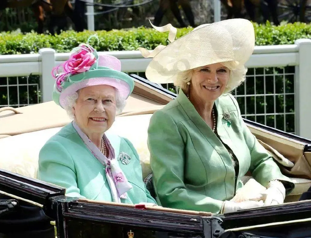 Nữ hoàng Anh qua đời ở tuổi 96. Có một người bà không tha thứ trước khi chết, không muốn nhìn thấy khi bà hấp hối!
