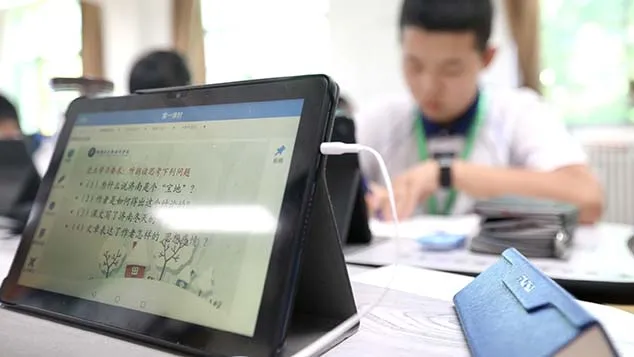 Trung Quốc cấm nhà trường ép buộc học sinh mua thiết bị điện tử để phục vụ giảng dạy