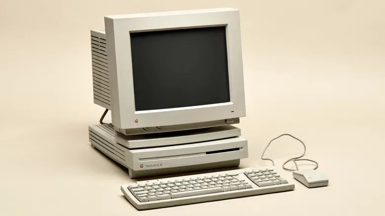 Ai tạo ra chiếc máy tính đầu tiên?