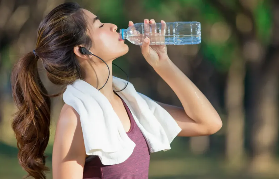 Uống nước có giúp giảm cân không? Uống nước như nào để giảm cân hiệu quả?