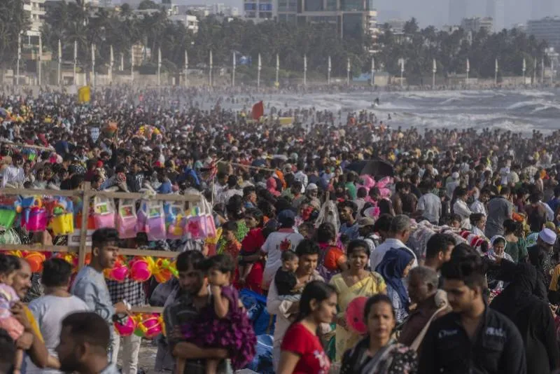 Ấn Độ bị "nướng" bởi nhiệt độ cực cao, "thủ đô New Delhi dường như bốc cháy" 