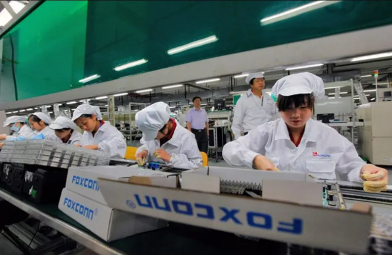 Bị Việt Nam và Ấn Độ cạnh tranh vị thế "công xưởng thế giới," Trung Quốc có lo sợ?