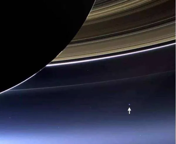 Tàu vũ trụ đã gửi lại một bức ảnh chụp ngoài không gian cách 1,4 tỷ km. Tại sao các nhà khoa học lại bất ngờ khi nhìn thấy nó?