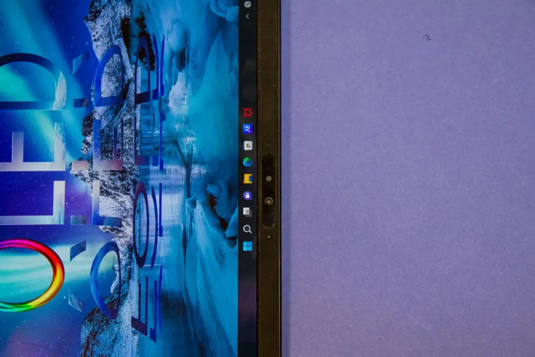 Asus ra mắt laptop màn hình gập ZenBook 17 Fold OLED, giá "chỉ" 82 triệu đồng
