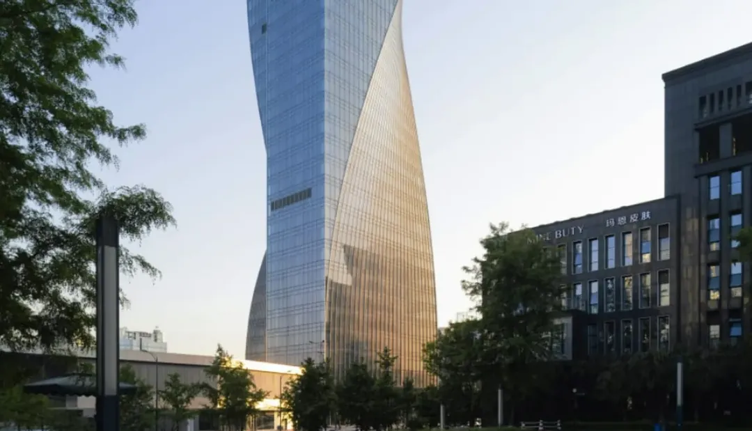 thumbnail - Trầm trồ trước tòa tháp xoắn ốc cao 180 mét ở Trung Quốc
