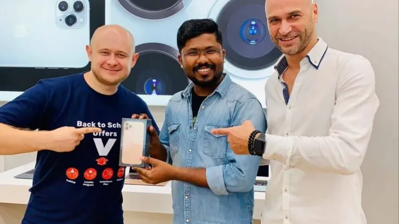 thumbnail - "Fan cứng" Apple chi hơn 11 triệu đồng mua vé máy bay, vượt 3.000 km đến Dubai để mua iPhone 14