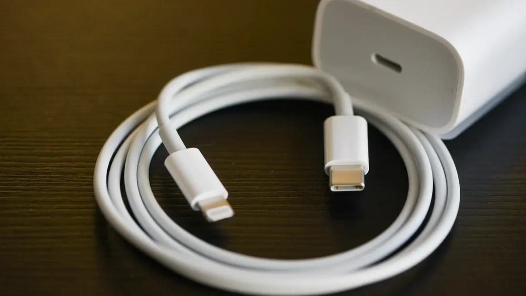 thumbnail - Apple chịu khuất phục Liên minh Châu Âu, iPhone sẽ có USB-C