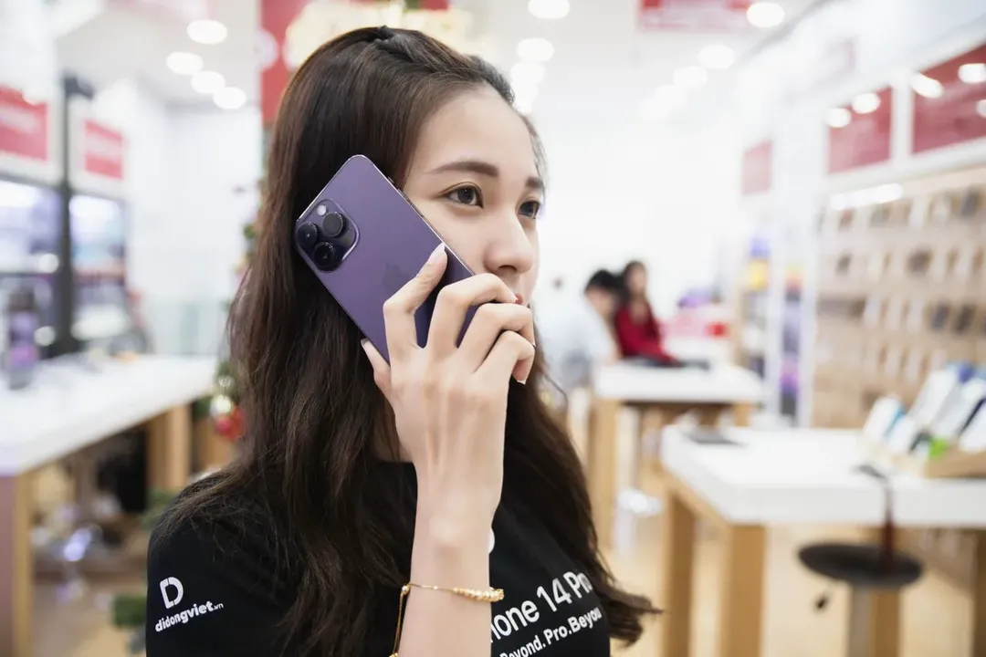 Một tháng sau cuộc chiến giá, hệ thống nào nào tại Việt Nam đang bán điện thoại giá rẻ nhất?