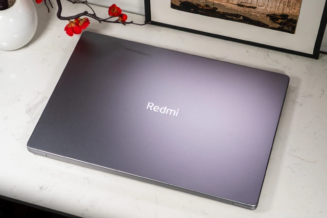 Xiaomi bất ngờ trình laptop văn phòng 16 inch mỏng nhẹ nhưng màn hình tới 120Hz, chip Intel dòng H hiệu năng cao