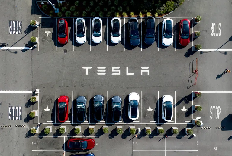Tesla phải triệu hồi tới hơn 2 triệu xe điện vì nguy cơ mất an toàn của một tính năng đặc biệt