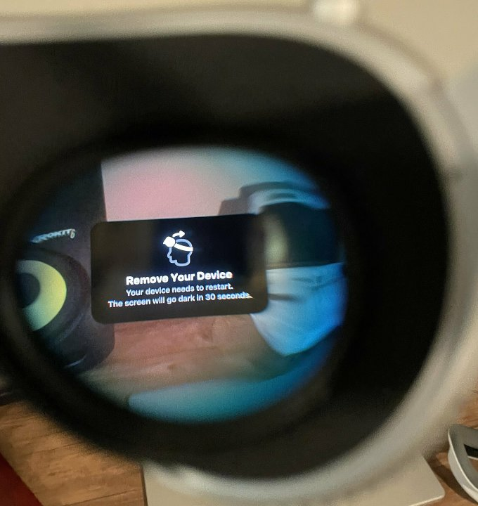 Apple ngã ngửa vì kính Vision Pro vừa ra mắt đã bị hack