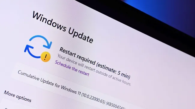 Chờ nửa ngày để tắt máy tính vì lỡ ấn nhầm "Update and Restart?" Windows sẽ sớm có thể cập nhật mà không cần khởi động lại