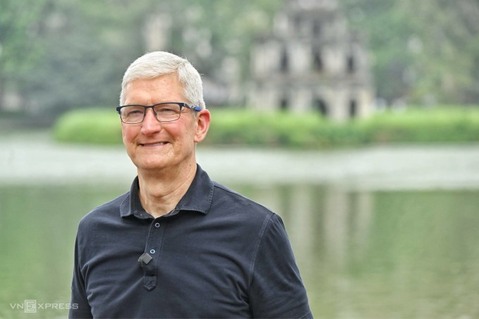 Vì sao CEO Apple Tim Cook bất ngờ đến Việt Nam lúc này?