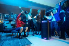 Sony trình làng bộ sưu tập loa "bass cực căng" ULT POWER SOUND tại Việt Nam, hợp tác cùng nghệ sĩ quốc tế Post Malone, giá từ 4,99 triệu đồng
