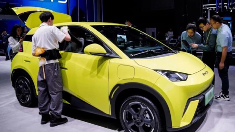 Vì sao nhiều thành phố Trung Quốc quyết quay xe tạm dừng trợ cấp mua ô tô?