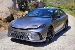 Toyota vừa tăng giá ô tô bán ra tại Mỹ, liệu có phải tại thuế quan Trump?