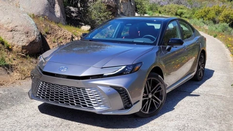 Toyota vừa tăng giá ô tô bán ra tại Mỹ, liệu có phải tại thuế quan Trump?