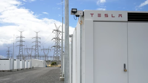 Mặc kệ ông Trump căng thẳng, Tesla của Elon Musk quyết xây nhà máy lưu trữ năng lượng lưới lớn nhất Trung Quốc