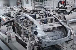 Bên trong nhà máy xe điện "vắng bóng người" của Xiaomi: 700 robot AI hoạt động không nghỉ, cứ 76 giây lại cho ra đời một chiếc ô tô